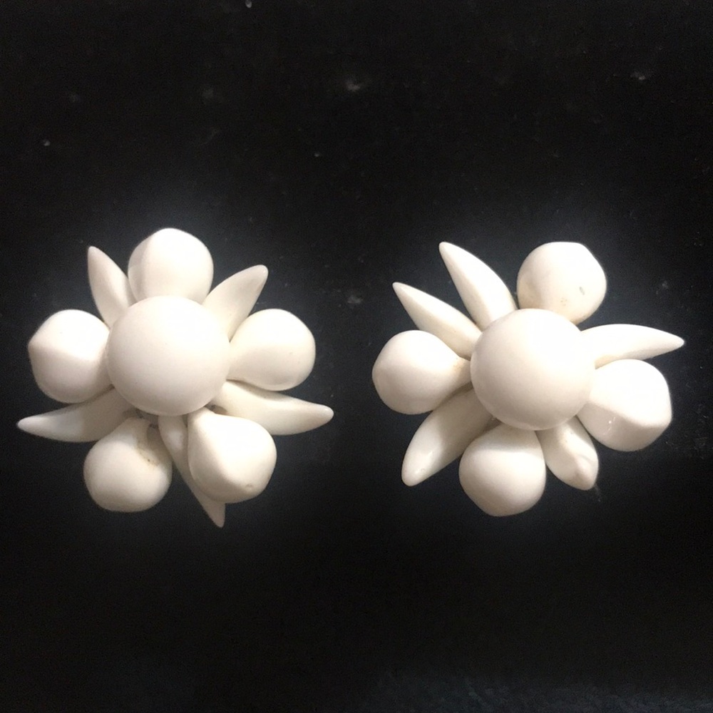 Vintage 1960’s milk glass earrings from Japan